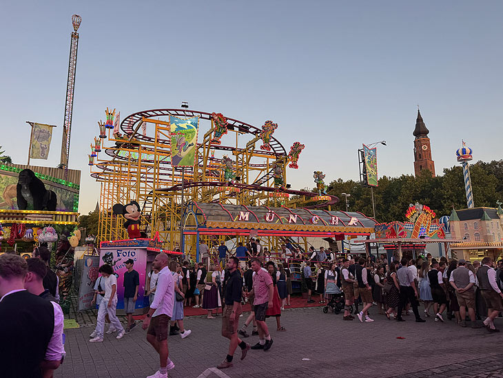 Wilde Maus auf dem Gäuboden Volksfest 2025 (©Foto: Martin Schmitz)